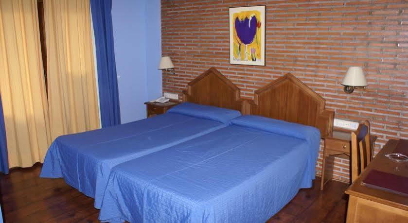 Hostal Guerra Madri Exterior foto